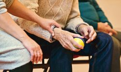 Alzheimer  riski  genç yaşlarda başlıyor olabilir mi?