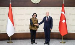 Bakan Şimşek, Endonezya Maliye Bakanı ile görüştü