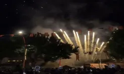 Havai fişekleri ateşleyen işçi yara aldı