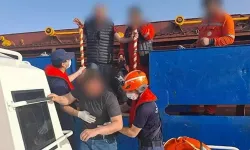 Gemide yaralanan personeli sahil güvenlik kurtardı