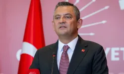 "Sevgiyle yürüyen, her fırtınalardan geçer sağ salim"