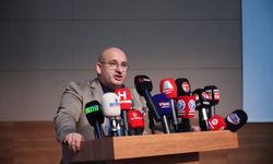 "Özgür Basın İçin Gazetecilerin Şartları İyileştirilmeli"