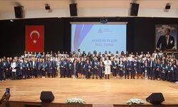 Yeditepe Üniversitesinden başarı sağlayan öğrencilere ödül