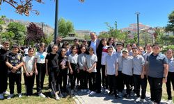 Başkan Güngör, bahar şenliğine katıldı