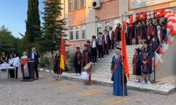 Başkan Güngör lise mezuniyet törenine katıldı