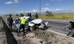 Otomobil bariyerlere çarptı!