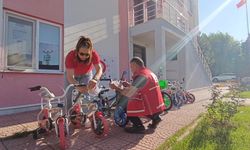 Türk Kızılay'dan öğrencilere karne hediyesi