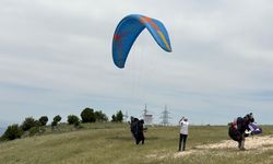 Yamaç paraşütüyle Kahramanmaraş'tan Şanlıurfa'ya uçtu!