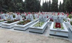 Edirnekapı Şehitliği'nde babalar günü ziyaret