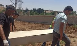 Takla atan otomobilden fırladı!