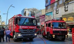 Bina çatısında çıkan yangına müdahale edildi