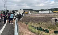 Gebze’de Karpuz Yüklü TIR Devrildi: 1 Kişi Hayatını Kaybetti, 3 Yaralı