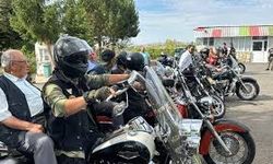 Motosiklet tutkunları huzurevini ziyaret etti