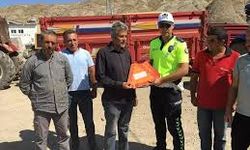 Sivas'ta traktör sürücüleri bilgilendi