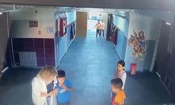 Öğrencisini Heimlich manevrasıyla kurtardı