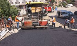 Çankaya'da asfalt çalışmaları devam ediyor