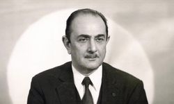 Ömrünü eğitime adayan örnek öğretmen!