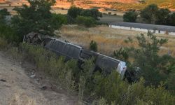 Balıkesir'de yolcu otobüsü şarampole devrildi!