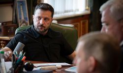 Zelenskiy İmzaladı: Ukrayna Pasaportu Artık Yabancılara Daha Kolay