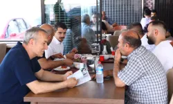 Hüseyin Can Güner öğle yemeğini vatandaşlarla yedi