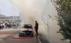 Şırnak'ta odun yığını alev alarak park halindeki araca sıçradı!