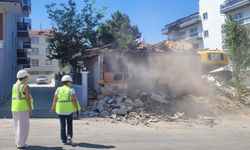 Çankaya Belediyesi’nden Güvenlik İçin Yıkım Çalışması
