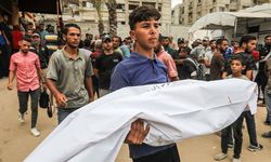 İsrail'in Gazze'ye düzenlediği saldırılarda 12 Filistinli hayatını kaybetti!