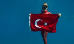 Şahika Ercümen'den batık tanka dalış!