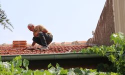 Evin çatısına eğitim roketi düştü!