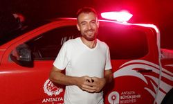 Irmaktaki adacıkta mahsur kalan 2 kişi kurtarıldı