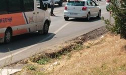 Motosiklet bariyerlere çarptı