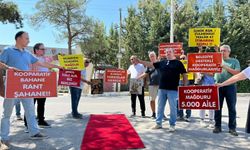 İzmir'de 'kırmızı halılı' eylem