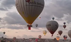 Kapadokya'da balonlar, Türk bayrakları ile görsel şölen yaptı