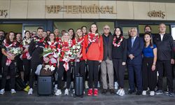 Dünya ikincisi A Milli Kadın Voleybol Takımı Türkiye'ye geldi!