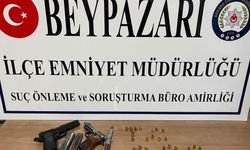 Beypazarı’nda Polis Durdurdu, Araçtan Çıkanlar Olay Yarattı