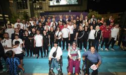 Eski futbolcu Mesut Özil ‘Yılın spor insanı' seçildi