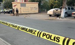 İzmir'de 3 husumetlisini tabancayla vurdu