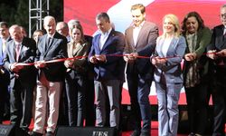 Özel, Uşak'ta Ferdi Zeyrek Amfi Salonunun açılışını yaptı
