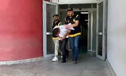 Polisi görünce çatı katına saklandılar