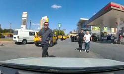 Trafikte tartıştığı sürücünün üzerine yürüdü, ehliyetine el konuldu!