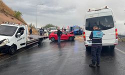 Turistleri taşıyan minibüs kaza yaptı!