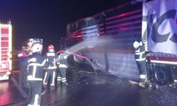 Yalova’da Seyir Halindeki TIR Alev Aldı
