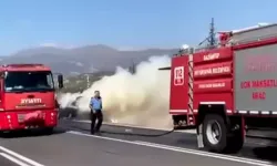 Seyir halindeki otomobil alev aldı