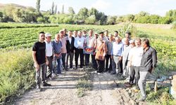 Fuat Oktay Ayaş’ta çiftçilerle buluştu