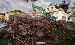 Manisa Valiliği’nden Deprem Açıklaması: 83 Bina Etkilendi