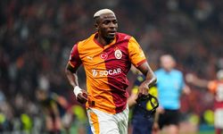 Victor Osimhen Galatasaray'ı sırtlıyor