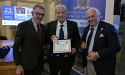 Akdeniz Mükemmeliyet Ödülü Kenan Yıldız'ın oldu