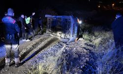 Alkollü sürücü, eşi ve bebeğiyle polisten kaçtı, kaza yaptı