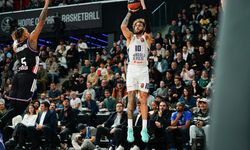 Anadolu Efes, Paris’te 90-80 Galip