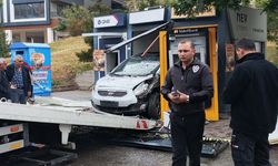 Ankara Altındağ’da Otomobil ATM’ye Girdi: 1 Yaralı